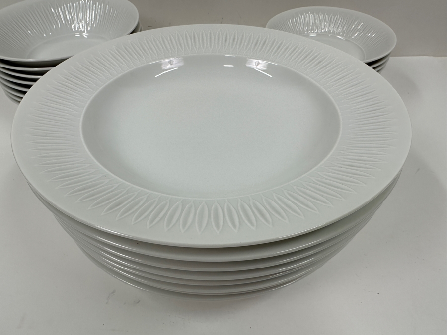 Vintage Mid-Century Modern Lorenz Hutschenreuther White Bowls (24): (8) 9.25', (8) 6' & (8) 6' [Photo 4]