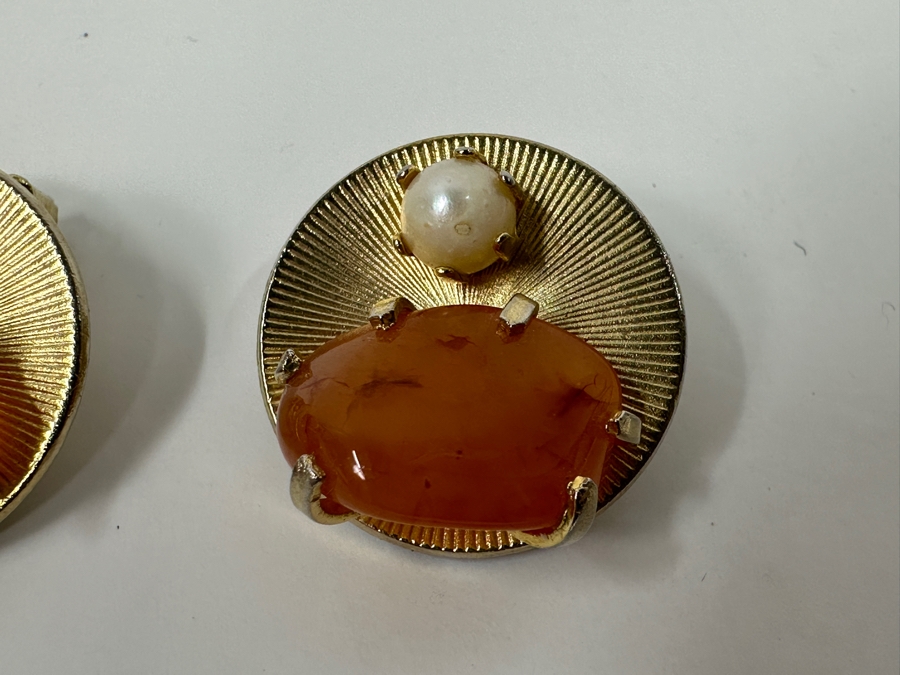 Pair Of Vintage WEISS Clip-On Earrings [Photo 3]