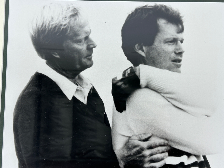 Vintage B&W Photograph Of Professional Golfers Jack Nicklaus & Tom Watson 14' X 11' Framed 20' X 17' [Photo 3]