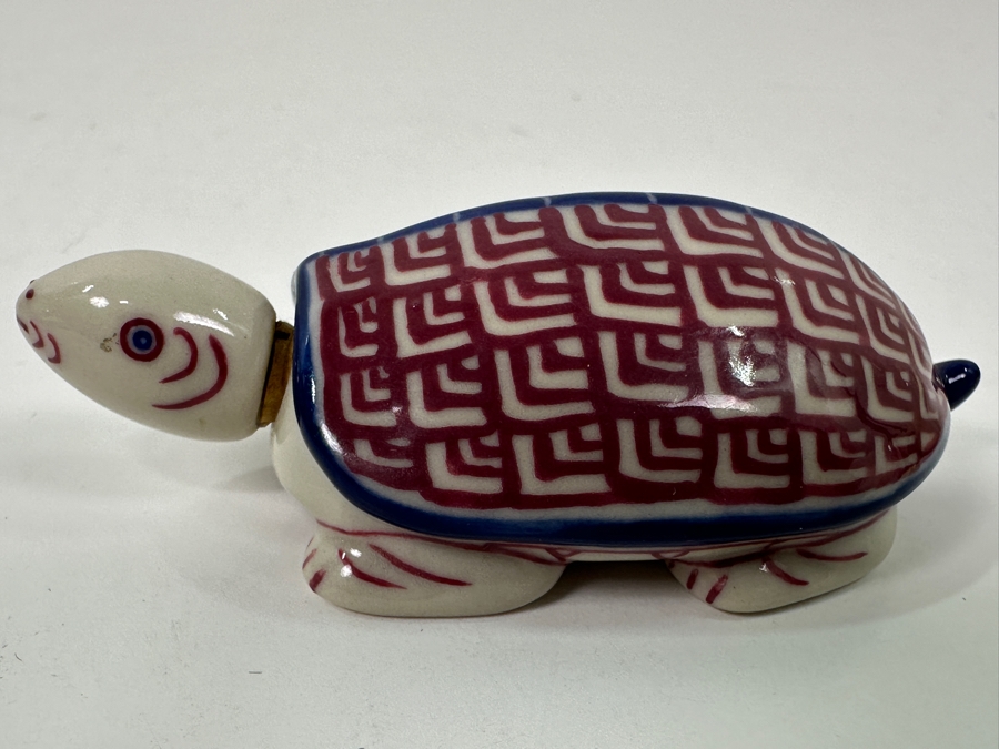 Hand Painted Asian Porcelain Snuff Bottle Signed Underneath 2.5'L [Photo 2]