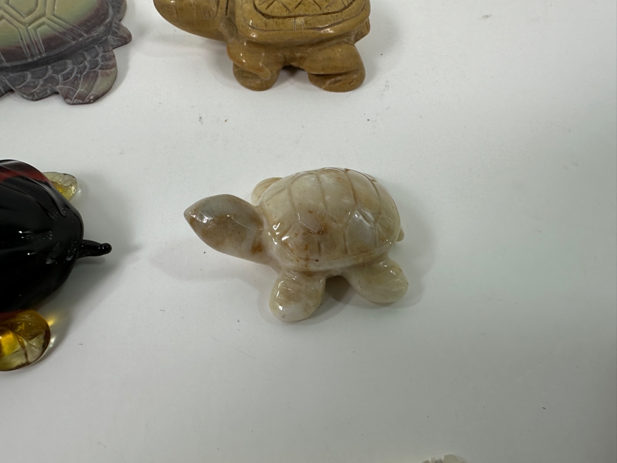 Collection Of (15) Hand Carved Stone And Glass Turtle Figurines [Photo 15]