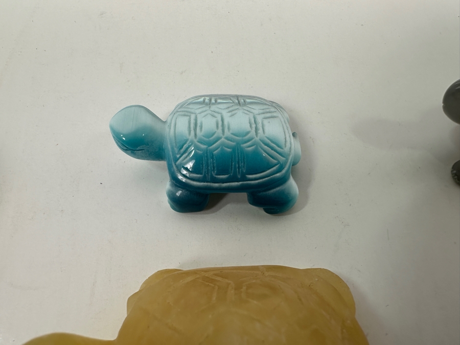 Collection Of (15) Hand Carved Stone And Glass Turtle Figurines [Photo 6]