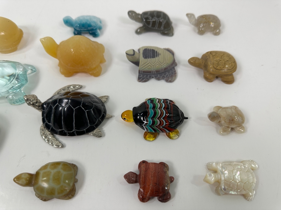 Collection Of (15) Hand Carved Stone And Glass Turtle Figurines [Photo 2]