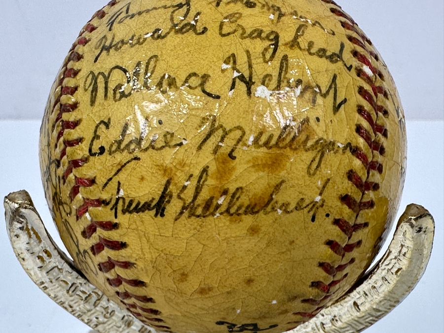 Vintage 1937 San Diego Padres Pacific Coast League Team Signed Shellacked Baseball Featuring The Autograph Of 18 Year Old Ted Williams - See Photos For Player Signatures [Photo 16]