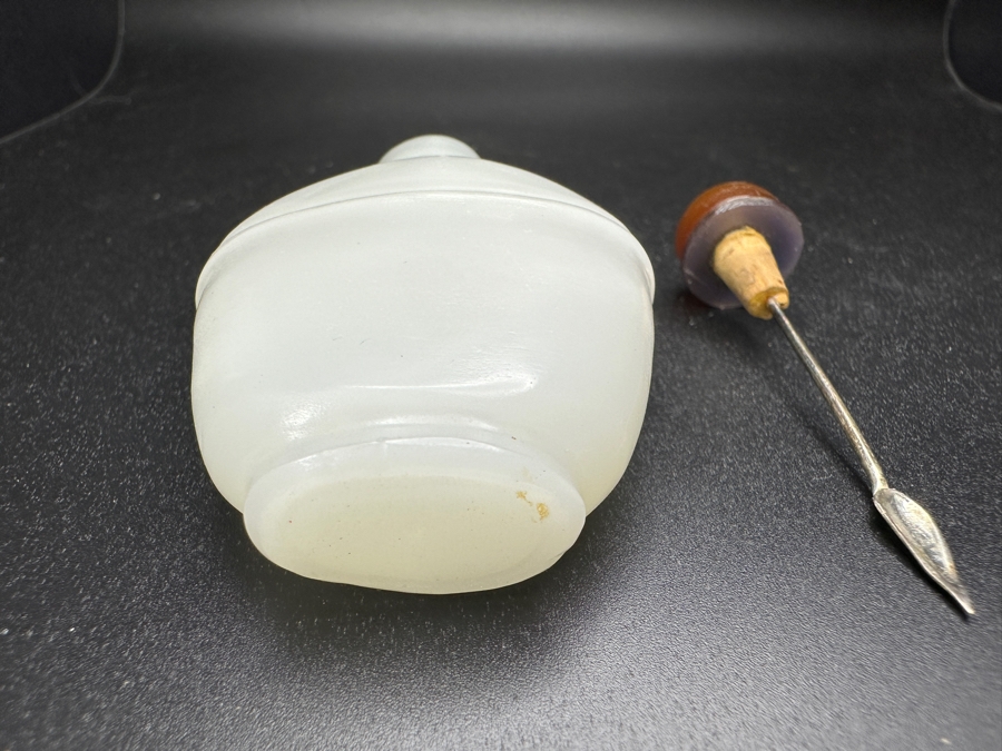 Vintage Chinese Carved Jade Snuff Bottle 2.75'H Retails $600 [Photo 4]