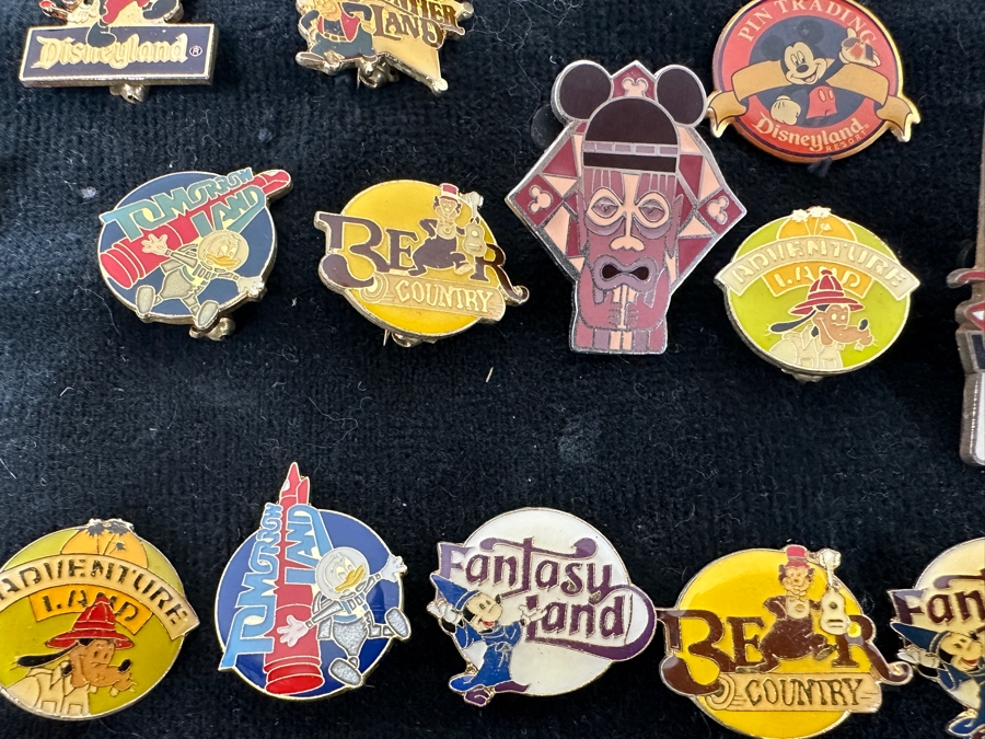 Collection Of (28) Vintage Disney Trading Pins And (2) Vintage Disneyland Pendants [Photo 7]