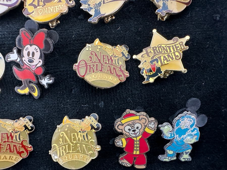 Collection Of (28) Vintage Disney Trading Pins And (2) Vintage Disneyland Pendants [Photo 5]