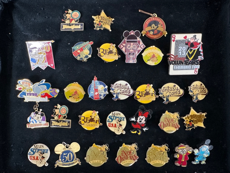Collection Of (28) Vintage Disney Trading Pins And (2) Vintage Disneyland Pendants