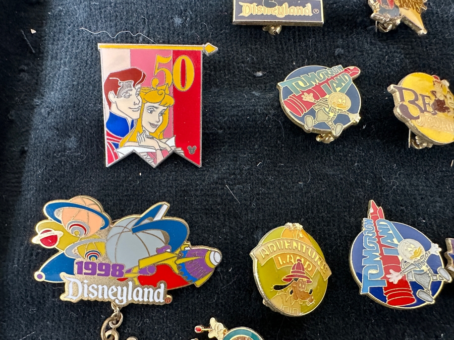 Collection Of (28) Vintage Disney Trading Pins And (2) Vintage Disneyland Pendants [Photo 8]