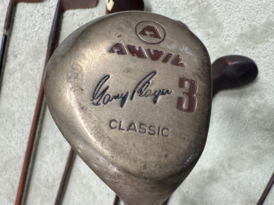 Set Of (5) Vintage Wooden Handle Golf Drivers & (4) Vintage Wooden Handle Golf Irons [Photo 9]