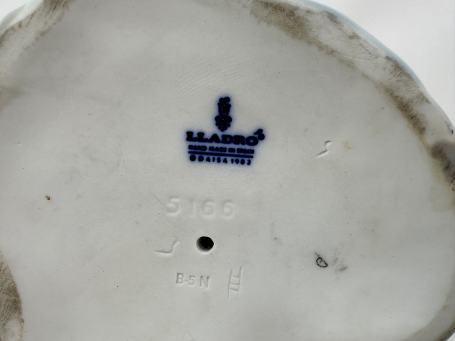 Just Added - Vintage Lladro Porcelain Figurine 'Sea Fever' Boy With Boat And Dog 9'H [Photo 6]