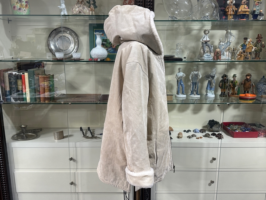 Just Added - St. John's Bay Suede Leather Jacket Size Large [Photo 2]