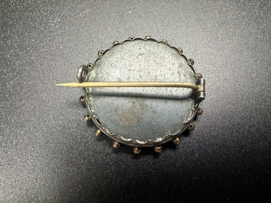 Just Added - Pietra Dura Mother Of Pearl Pin / Brooch 1.25'W [Photo 2]