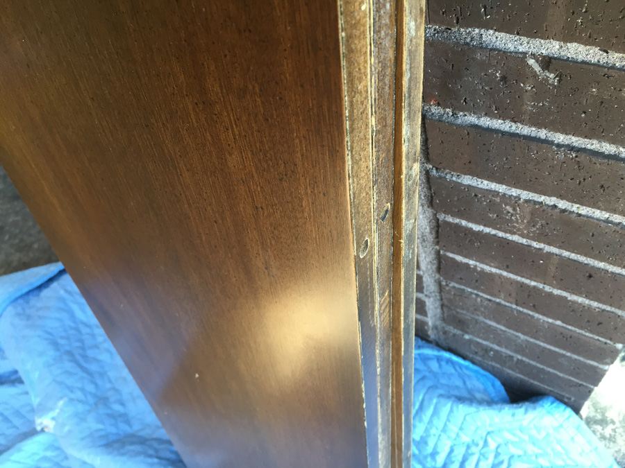 Vintage Bernhardt Furniture Co. Round Dining Table with 4 Chairs and 3 Leaves - Lenoir, NC [Photo 15]