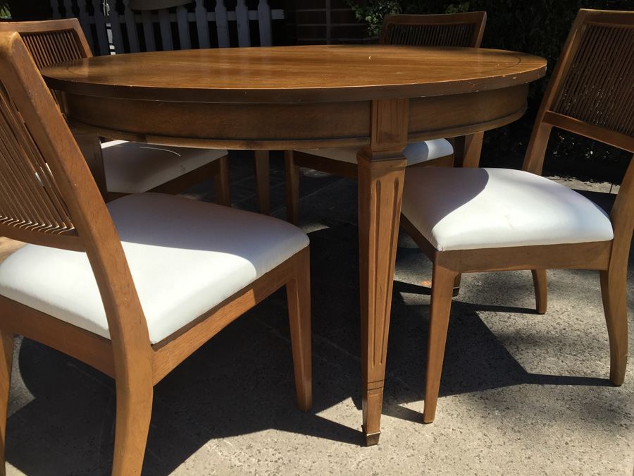 Vintage Bernhardt Furniture Co. Round Dining Table with 4 Chairs and 3 Leaves - Lenoir, NC [Photo 9]