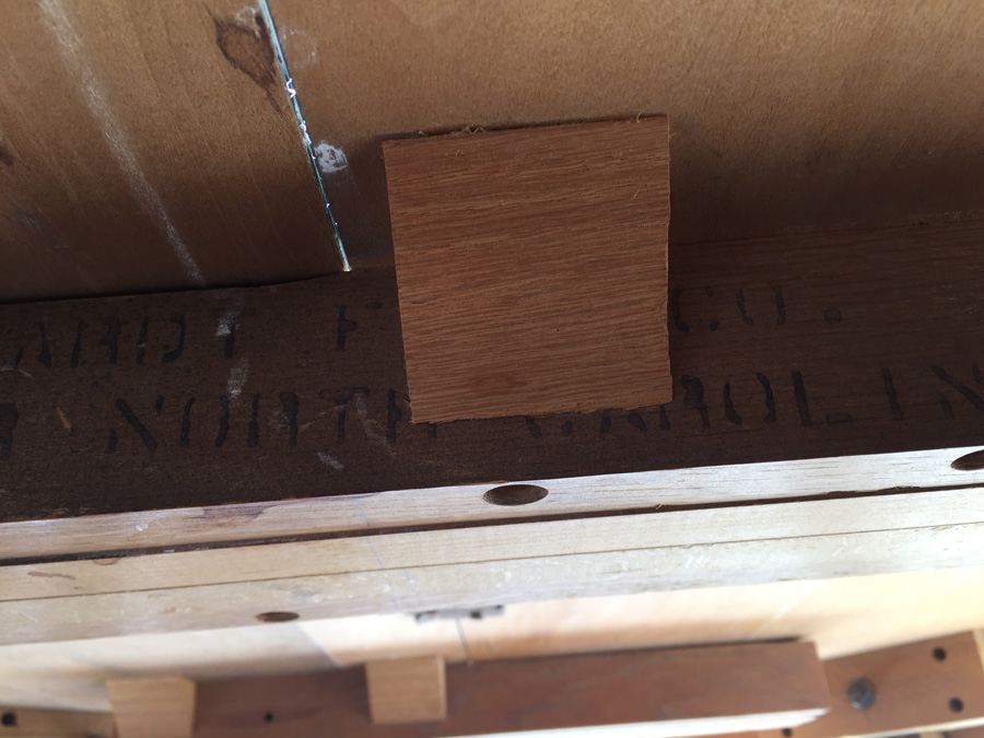 Vintage Bernhardt Furniture Co. Round Dining Table with 4 Chairs and 3 Leaves - Lenoir, NC [Photo 18]