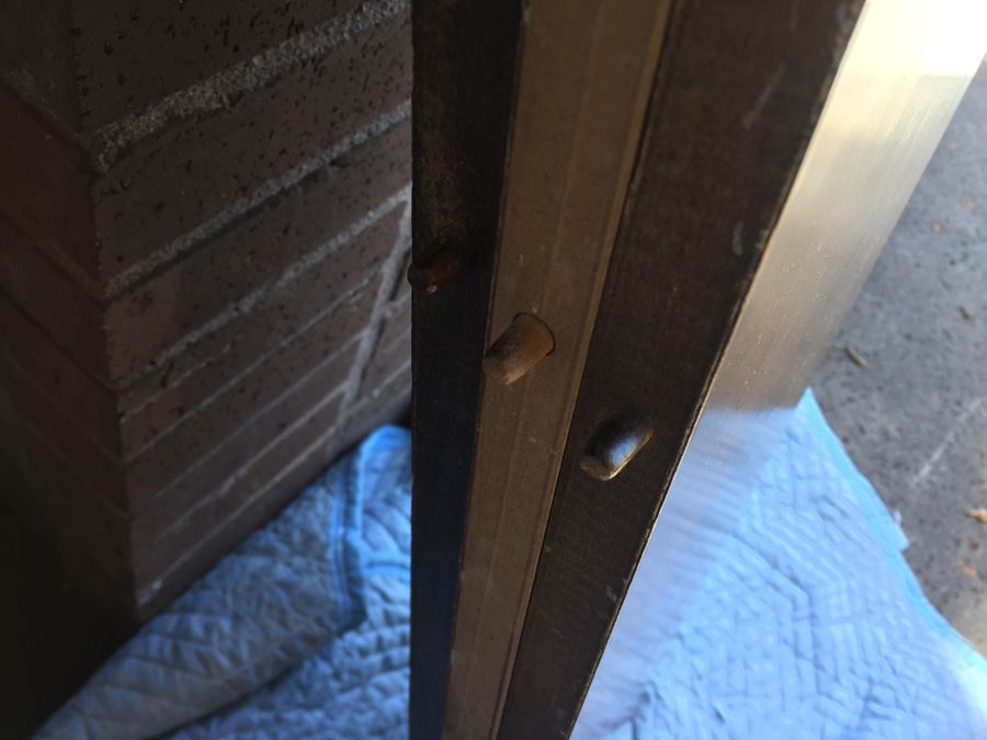 Vintage Bernhardt Furniture Co. Round Dining Table with 4 Chairs and 3 Leaves - Lenoir, NC [Photo 16]