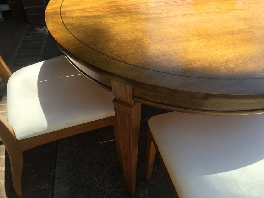 Vintage Bernhardt Furniture Co. Round Dining Table with 4 Chairs and 3 Leaves - Lenoir, NC [Photo 13]