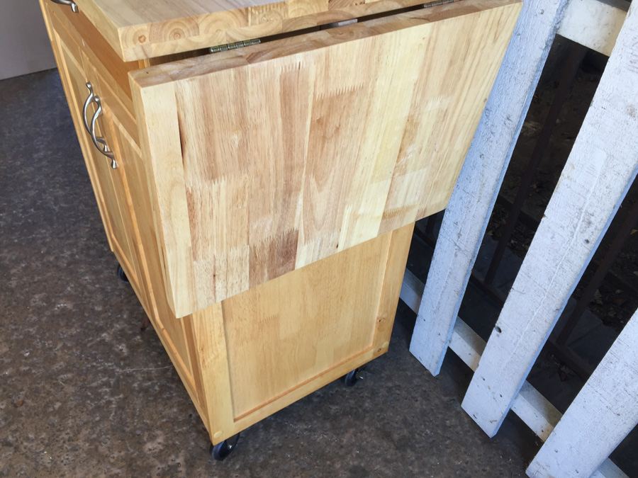 Wooden Kitchen Island on Casters [Photo 4]