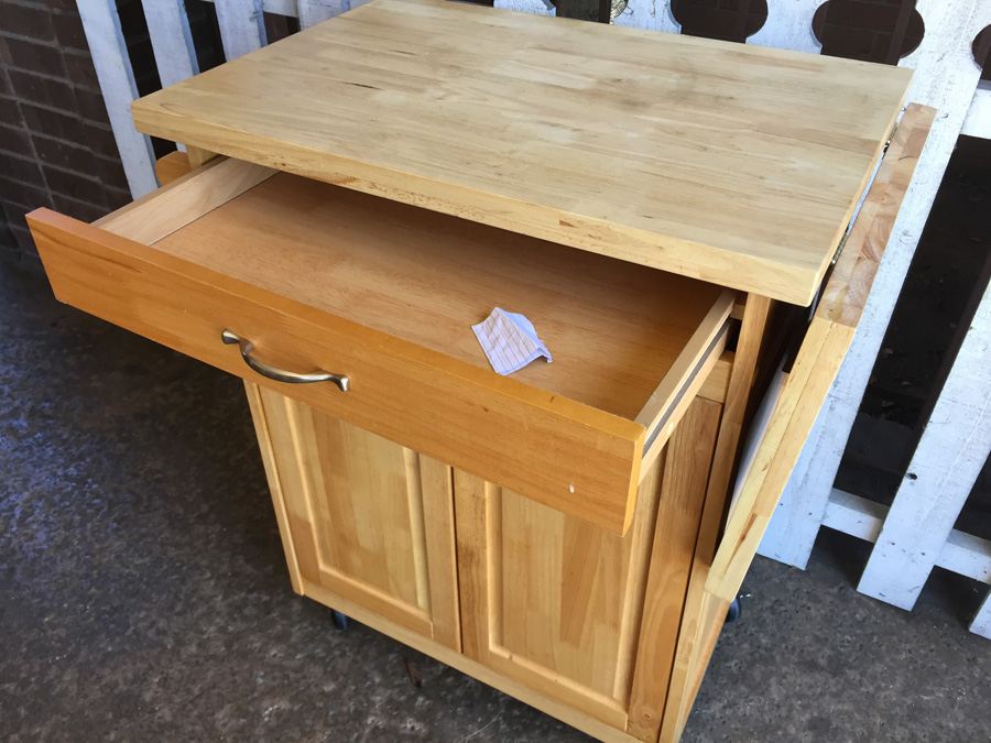 Wooden Kitchen Island on Casters [Photo 7]