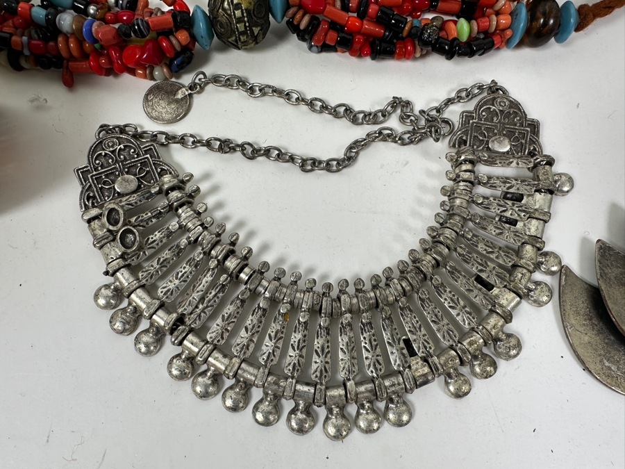 Just Added - Collection Of Various Jewelry And Woven Basket 19'L [Photo 7]