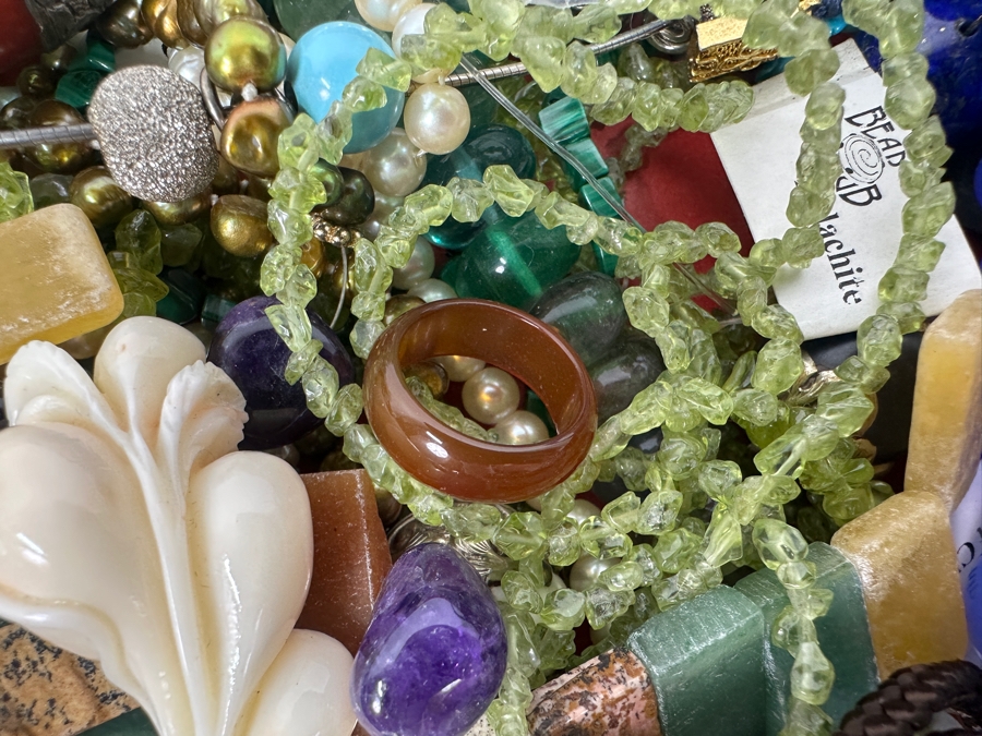 Just Added - Collection Of Various Beads And Jewelry - See Photos [Photo 16]