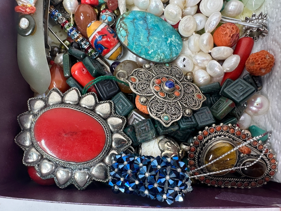 Just Added - Collection Of Various Beads And Jewelry - See Photos [Photo 9]