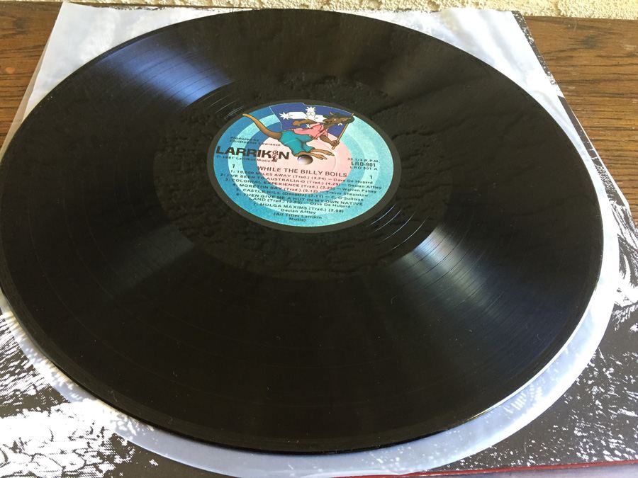 While The Billy Boils - A Panorama Of Australian Folklore - Larrikin - LRD-901- 2 x Vinyl [Photo 4]