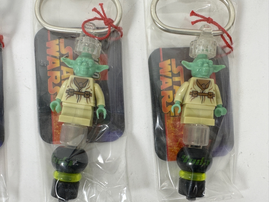 (12) New Factory Sealed Star Wars LEGO Themed Keychains Featuring Yoda, Darth Vader & Chewbacca [Photo 4]