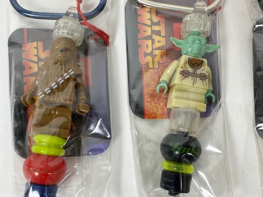 (12) New Factory Sealed Star Wars LEGO Themed Keychains Featuring Yoda, Darth Vader & Chewbacca [Photo 2]