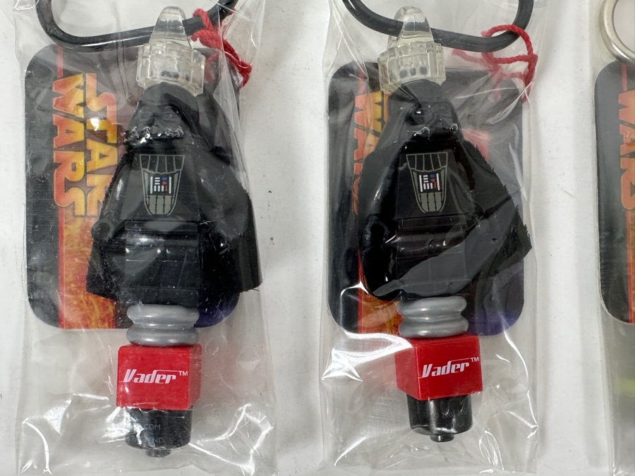 (12) New Factory Sealed Star Wars LEGO Themed Keychains Featuring Yoda, Darth Vader & Chewbacca [Photo 3]