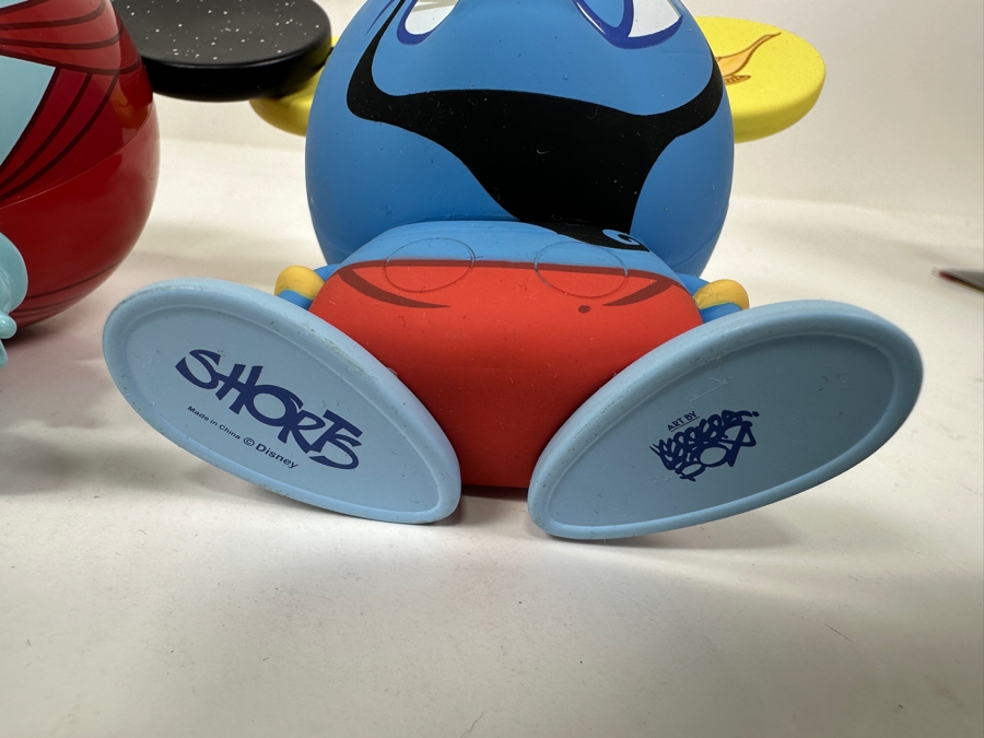 (4) Disney Shorts Vinyl Collectible Toy Art By Francisco Herrera: Mickey Mouse, Cheshire Cat From Disney's Alice In Wonderland, Genie Aladdin & Sally From Tim Burton's The Nightmare Before Christmas - Some Prototypes Directly From The Manufacturer 4.5'H [Photo 12]