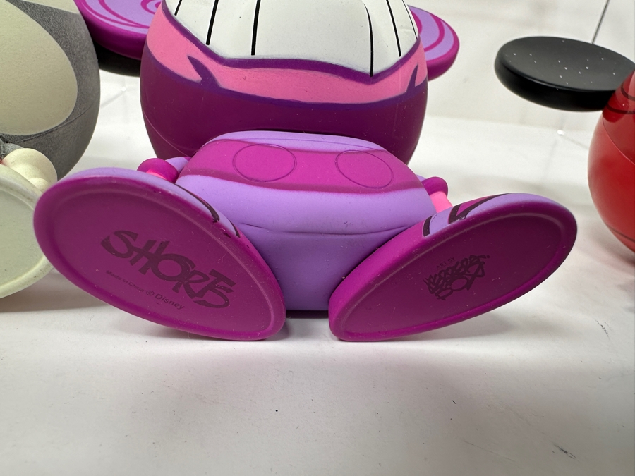 (4) Disney Shorts Vinyl Collectible Toy Art By Francisco Herrera: Mickey Mouse, Cheshire Cat From Disney's Alice In Wonderland, Genie Aladdin & Sally From Tim Burton's The Nightmare Before Christmas - Some Prototypes Directly From The Manufacturer 4.5'H [Photo 14]