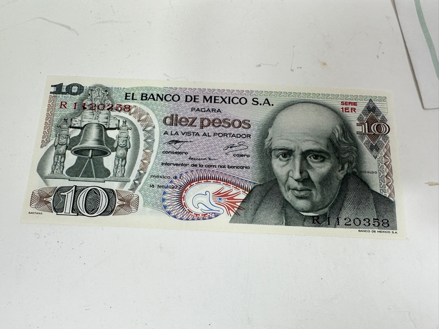 Lot of (13) Uncirculated World Notes in Jamestown Envelopes [Photo 14]