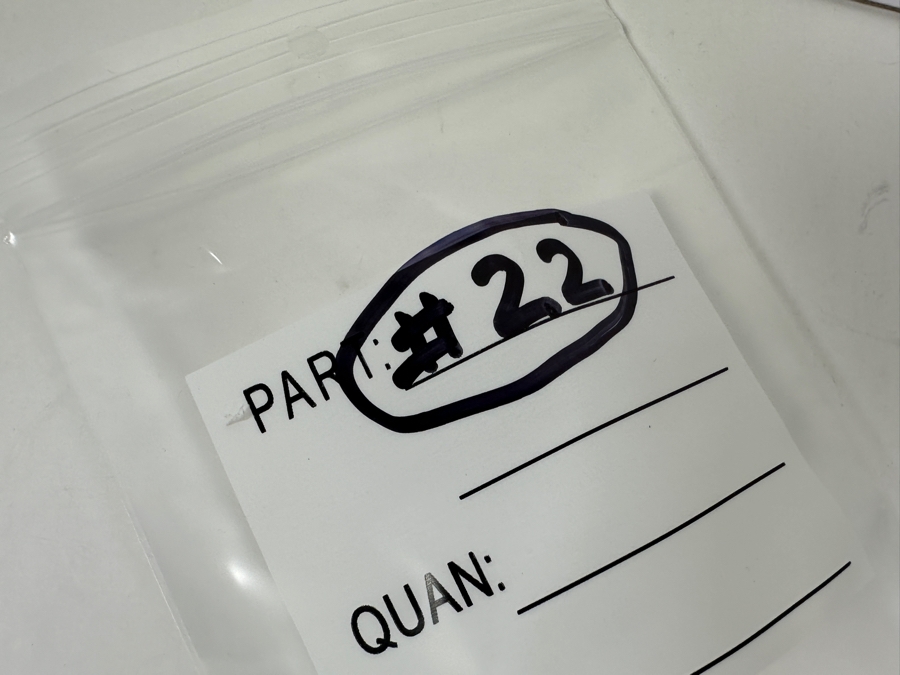 Eight High-Grade Vintage Mercury Dimes 90% Silver [Photo 10]