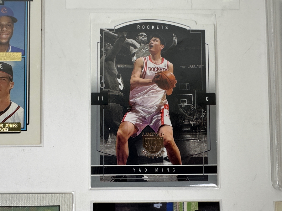 Huge Lot Of Top Player Baseball, Football, Basketball & Hockey Trading Cards Featuring Rookie Cards And Autographs - See Photos [Photo 13]