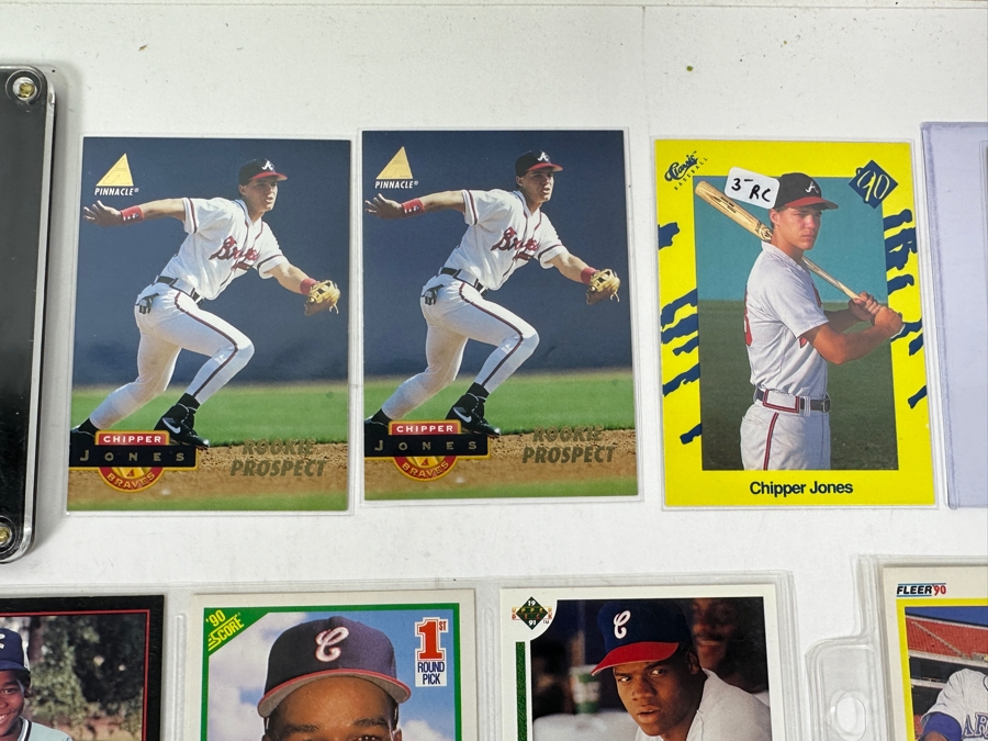 Top Player Baseball Card Lot Featuring Rookie Cards Of Ken Griffey Jr., Frank Thomas, Mike Piazza & Chipper Jones - See Photos [Photo 3]
