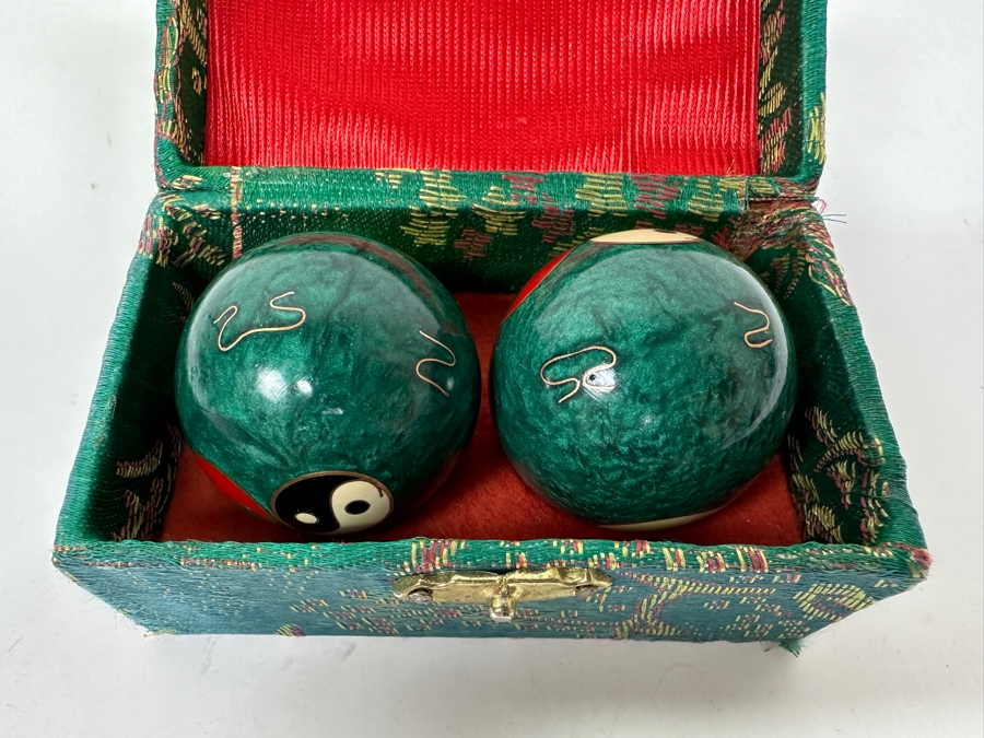 Asian Ying/Yang Jade Balls in Presentation Case [Photo 3]