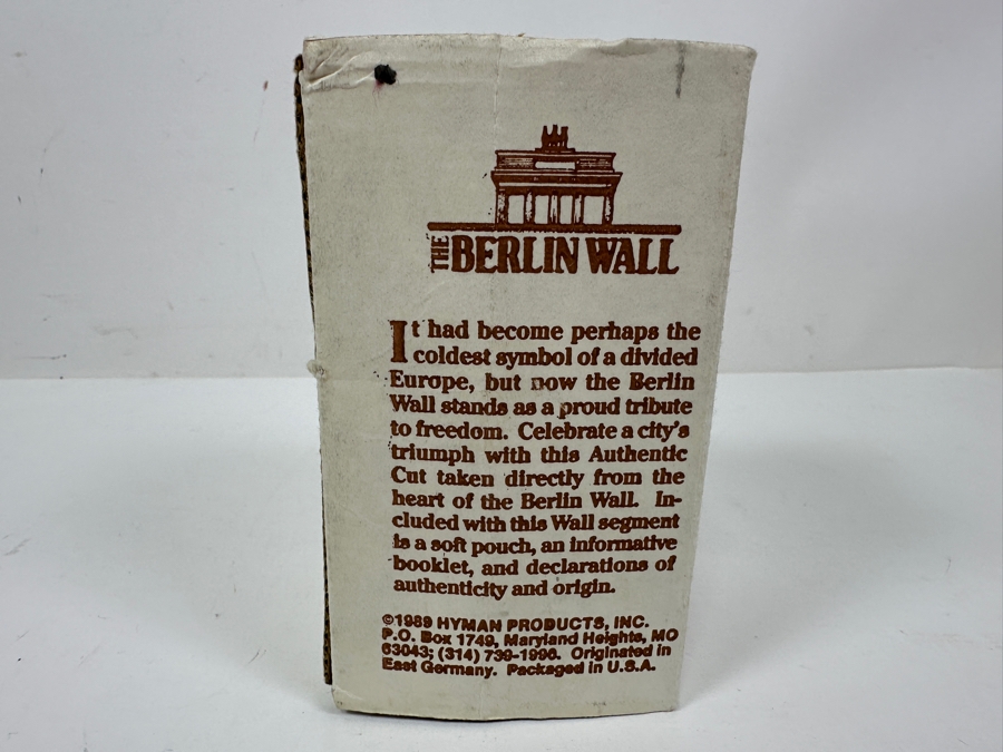 Piece of the Berlin Wall in Original Packaging with COA [Photo 7]