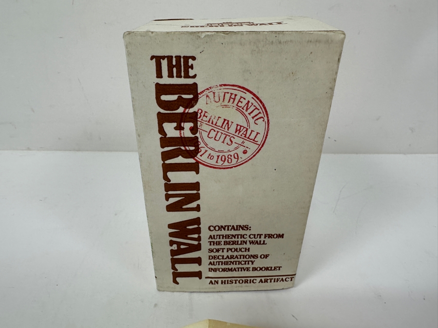 Piece of the Berlin Wall in Original Packaging with COA [Photo 6]