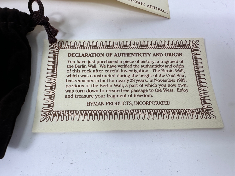 Piece of the Berlin Wall in Original Packaging with COA [Photo 4]