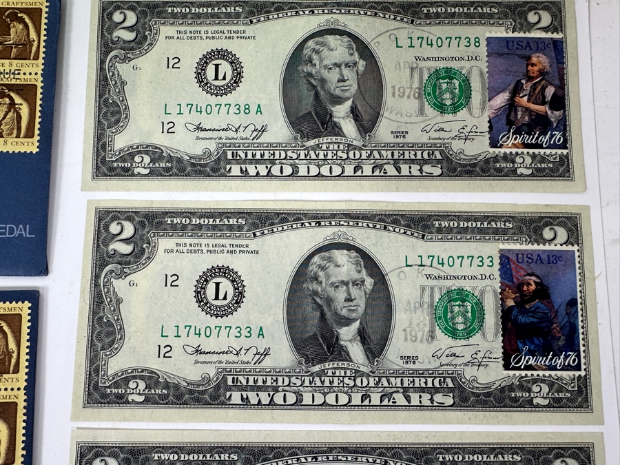 Vintage Bicentennial Collectibles Lot Featuring (5) $2 Dollar Bills, Bicentennial First Day Covers, Bicentennial Proof Coin Sets & Bicentennial Commemorative Medals Marking The 200th Anniversary Of The American Revolution - See Photos [Photo 2]