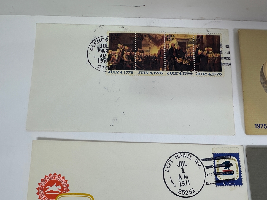 Vintage Bicentennial Collectibles Lot Featuring (5) $2 Dollar Bills, Bicentennial First Day Covers, Bicentennial Proof Coin Sets & Bicentennial Commemorative Medals Marking The 200th Anniversary Of The American Revolution - See Photos [Photo 21]
