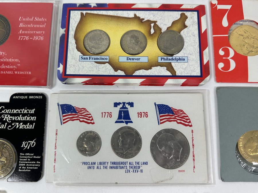 Vintage Bicentennial Collectibles Lot Featuring (5) $2 Dollar Bills, Bicentennial First Day Covers, Bicentennial Proof Coin Sets & Bicentennial Commemorative Medals Marking The 200th Anniversary Of The American Revolution - See Photos [Photo 14]