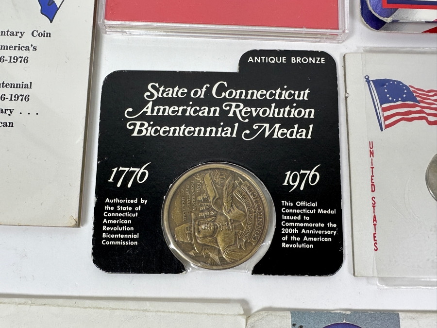 Vintage Bicentennial Collectibles Lot Featuring (5) $2 Dollar Bills, Bicentennial First Day Covers, Bicentennial Proof Coin Sets & Bicentennial Commemorative Medals Marking The 200th Anniversary Of The American Revolution - See Photos [Photo 17]