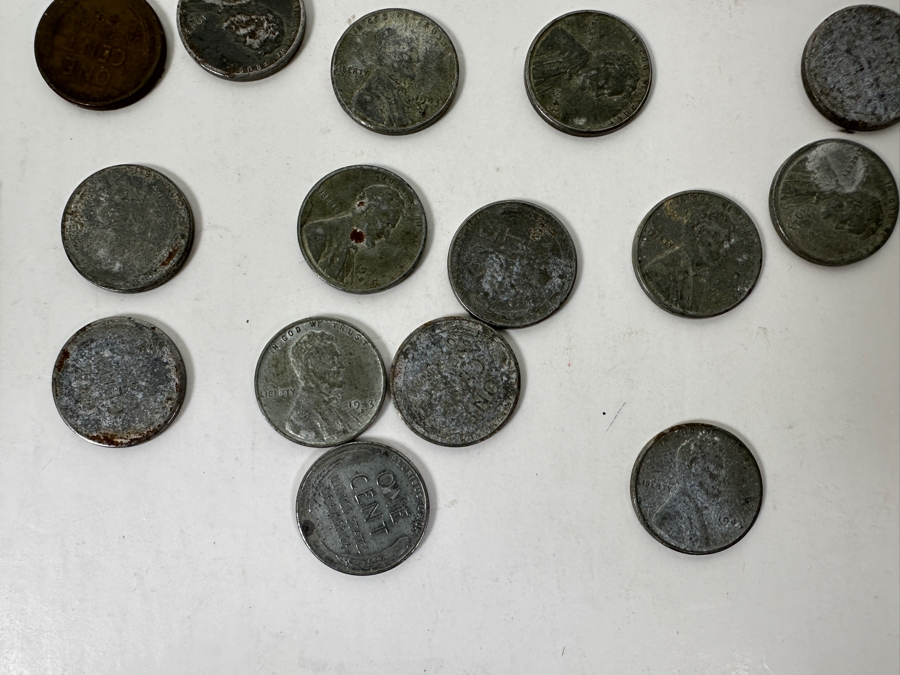 Vintage Penny Collection Featuring Lincoln Memorial Pennies, Wheat Pennies, Steel Pennies - See Photos [Photo 9]
