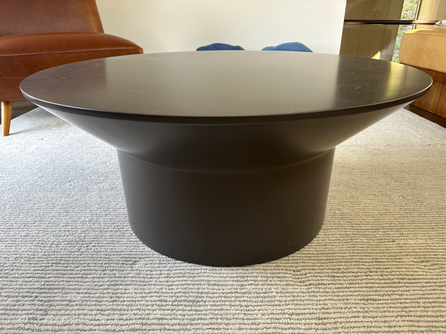 Crate & Barrel Circular Pedestal Coffee Table Side Table In Black Plastic 36'W X 16'H