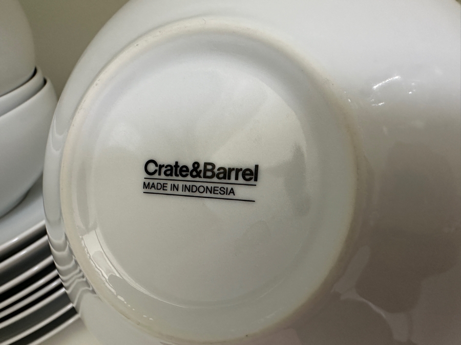 Crate & Barrel Dishware: (6) Bowls & (8) Dinner Plates [Photo 4]