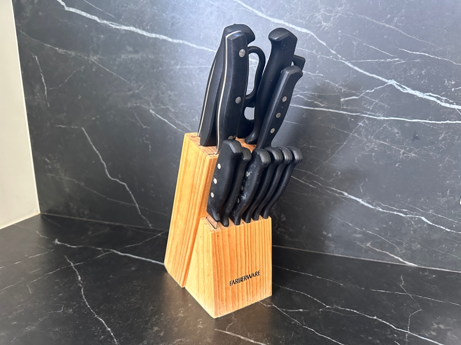 Farberware Knife Set With Wooden Storage Block [Photo 2]