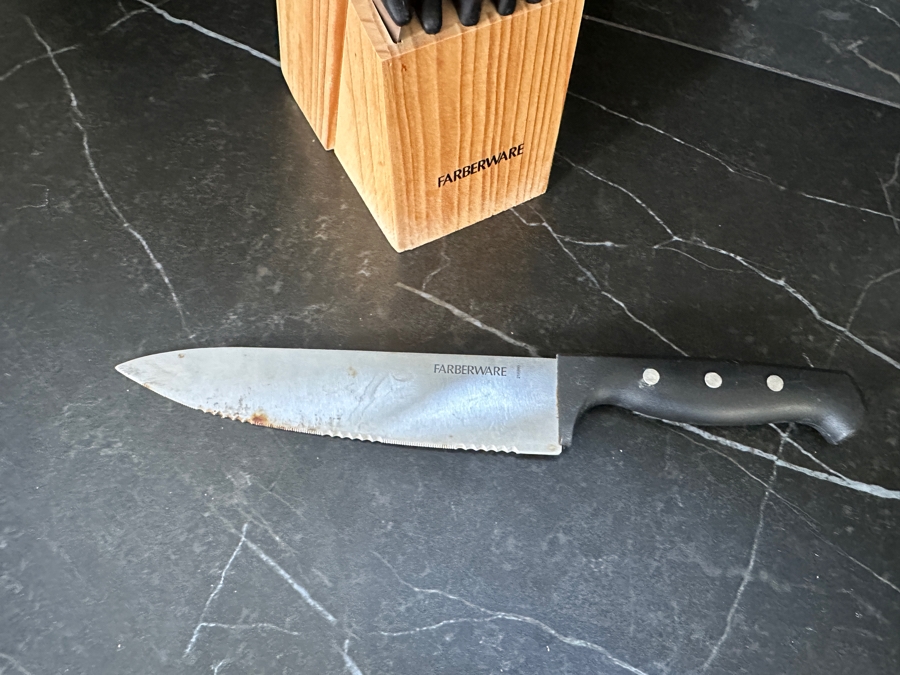 Farberware Knife Set With Wooden Storage Block [Photo 4]